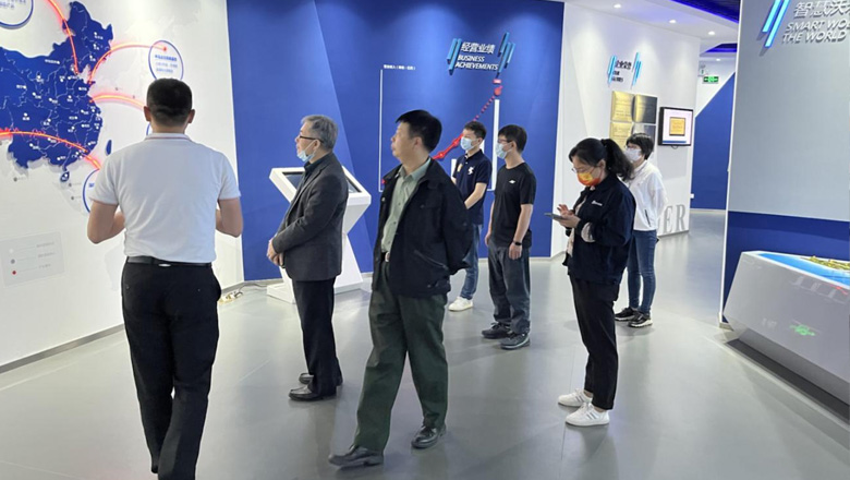 中南大学卢教授一行莅临我司技术交流1.jpg 中南大学卢教授一行莅临我司技术交流1.jpg